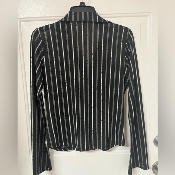 International Newport Group shimmer black and white blouse - Picture 2 of 4